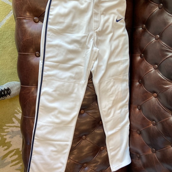 Nike White Pants please make a counter offer 👌💕 - Picture 4 of 6